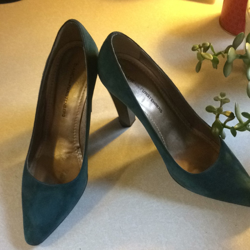 Gorgeous teal suede Diane von Furstenberg heels